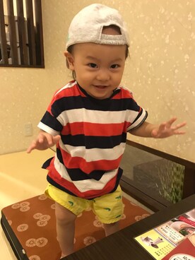 「Handmade（ハンドメイド）のアイテム（キャップ）」を使った、音葉OTOHAさん（キッズ・80cm）の春コーディネート