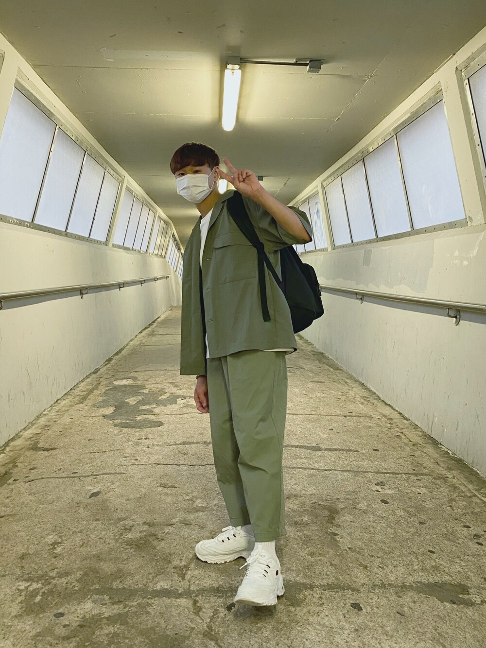 「ootd」｜「GUのアイテム（ジャケット/アウター、グリーン系）」を使った、haybrianlai_さん（メンズ・165cm）の春コーディネートの1枚目の写真