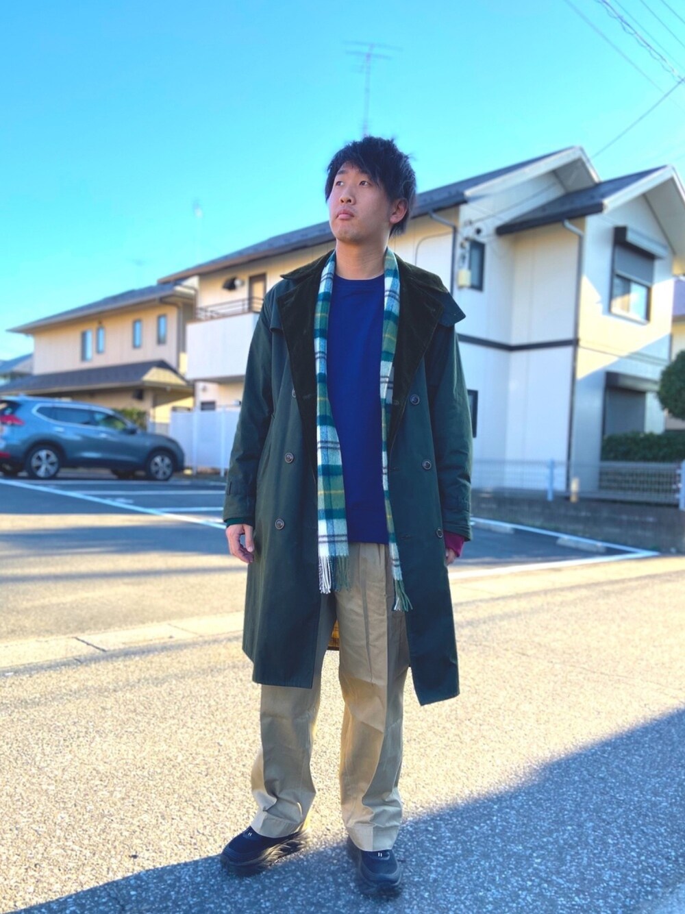 「秋冬コーデ、barbour、Polo Ralph Lauren、今日のコーデ、スニーカーコーデ、いいね、save、フォローお願いします🤑、キレイめ、トレンチコート、HOKAONEONE」｜「POLO RALPH LAURENのアイテム（パンツ、ベージュ系）」を使った、jyunichiさん（メンズ・177cm）の冬コーディネートの1枚目の写真