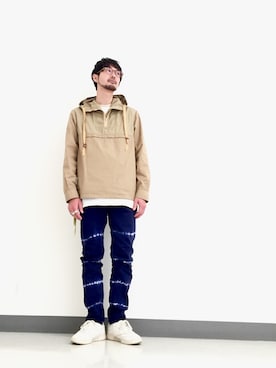 「WOOLRICH（ウールリッチ）のアイテム（トップス、ベージュ系）」を使った、Shirou Takemotoさん（メンズ・171cm）の冬コーディネート
