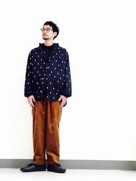 「MONKEY TIME（モンキータイム）の＜monkey time＞ CORDUROY WIDE 1P PANTS/ワイドパンツ（その他パンツ、ブラウン系）」を使った、Shirou Takemotoさん（メンズ・171cm）の秋コーディネート