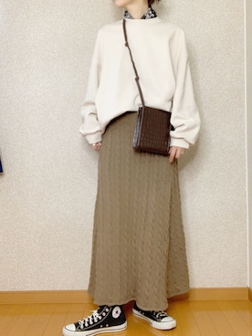「スーパーオーバーサイズスウェット」｜ももたさん（レディース・170cm）の冬コーディネート