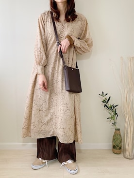 「LOWRYS FARM（ローリーズファーム）のウッドバングル　880326（バングル/リストバンド）」を使った、ももたさん（レディース・170cm）の冬コーディネート