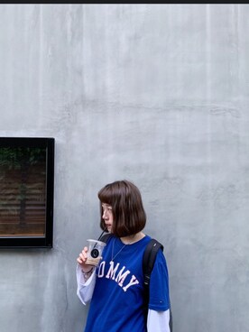 「tommy jeans（トミー ジーンズ）のアイテム（Tシャツ/カットソー、ブルー系）」を使った、チォユさん（レディース）の秋コーディネート