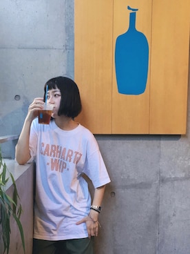 「Carhartt（カーハート）のアイテム（Tシャツ/カットソー、ホワイト系）」を使った、チォユさん（レディース）の秋コーディネート