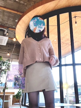 「MAJESTIC LEGON（マジェスティックレゴン）の袖ケーブルＶカーディガン（カーディガン/ボレロ、ベージュ系）」を使った、kaoriさん（レディース・159cm）の冬コーディネート