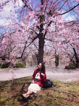 「アイテム（カバーオール、レッド系）」を使った、Thái Dori Hiềnさん（レディース・158cm）の秋コーディネート