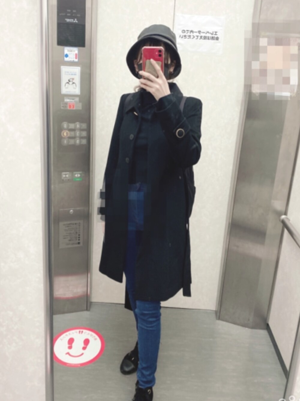 「girl、GU、ブラック、バケットハット、3coins、エレベーター、リブメロータートルネックT」｜「GUのアイテム（パンツ、ブルー系）」を使った、 malrangさん（レディース・165cm）の秋コーディネートの1枚目の写真