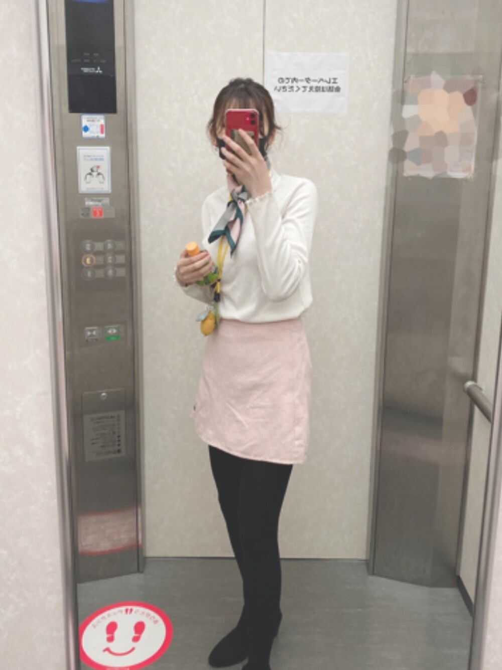 「girl、earth music&ecology、H&M、UNIQLO、猫背、スカート、スカーフ、タートルネック」｜「UNIQLOのアイテム（マフラー、ピンク系）」を使った、 malrangさん（レディース・165cm）の秋コーディネートの1枚目の写真