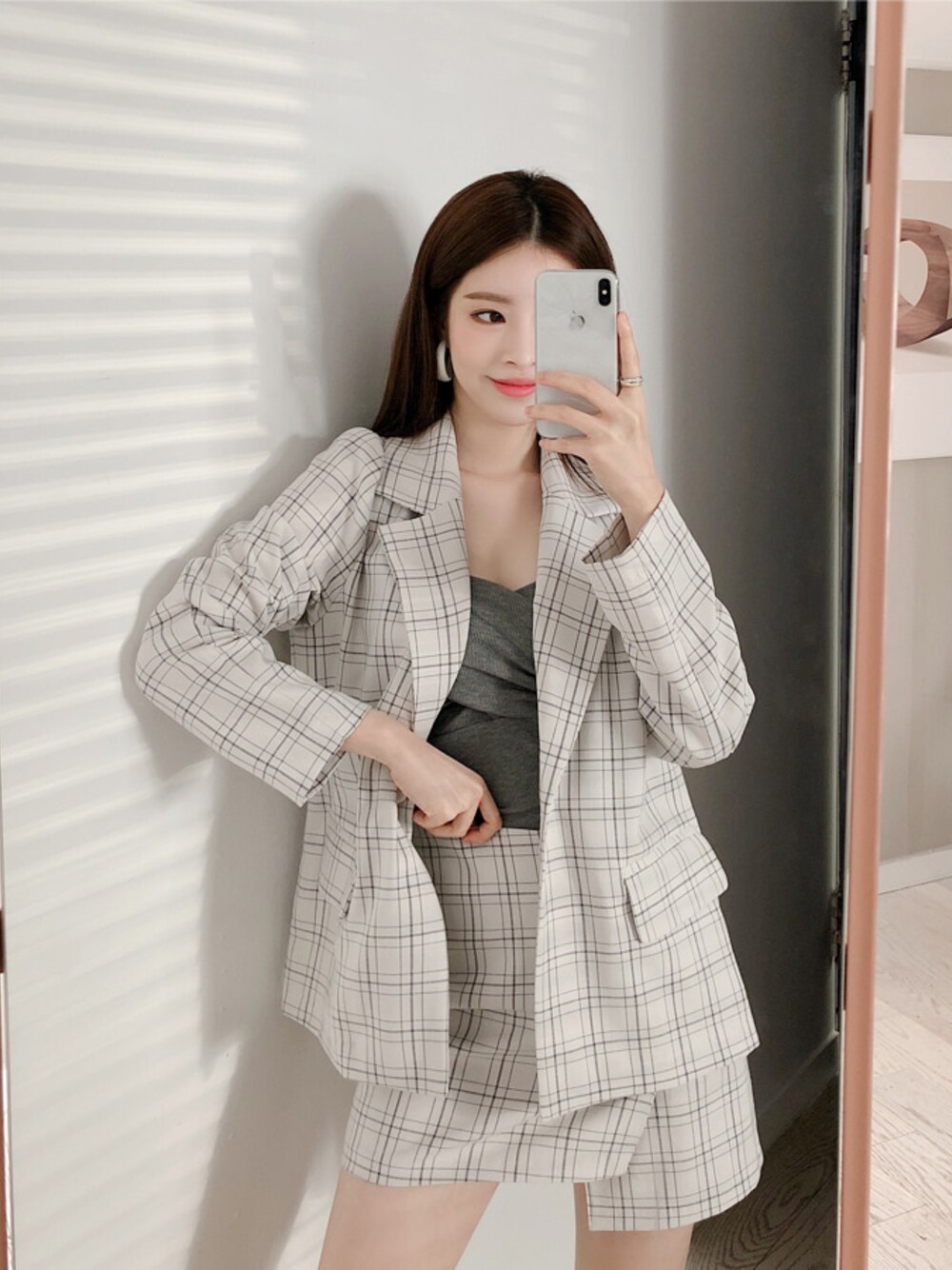 「チェック、ジャケット、セットアップ、プチプラ、ラップスカート、ootd、オルチャンファッション、韓国ファッション、おしゃれさんと繋がりたい、クロードマノン」｜「ベージュチェックテーラードジャケット（テーラードジャケット、ベージュ系）」を使った、chlodmanonさん（レディース・161cm）の春コーディネートの1枚目の写真