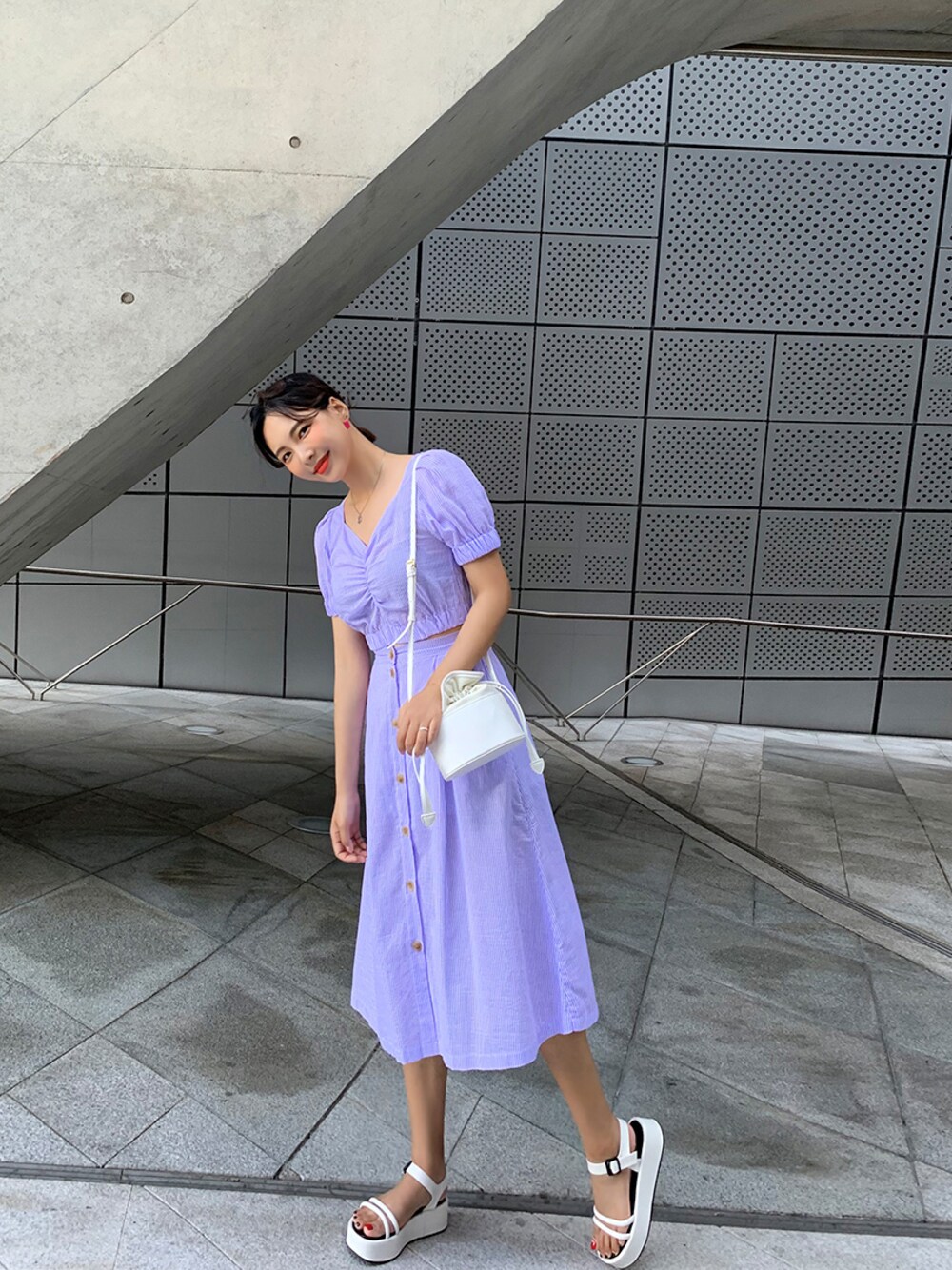 「セットアップ、ストライプ、プチプラ、パープル、ootd、ツーピース、オルチャンファッション、韓国ファッション、おしゃれさんと繋がりたい、クロードマノン」｜「ピンストライプコットンツーピースセットアップ（その他、パープル系）」を使った、chlodmanonさん（レディース・168cm）の春コーディネートの1枚目の写真