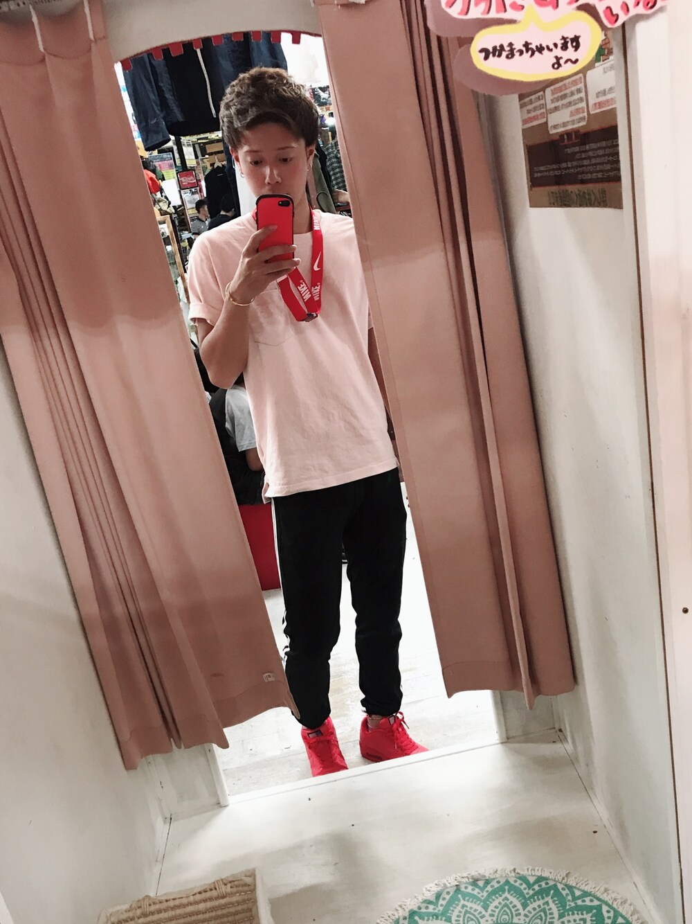 「H&Mのアイテム（Tシャツ/カットソー、ピンク系）」を使った、®さん（メンズ・173cm）の秋コーディネートの1枚目の写真