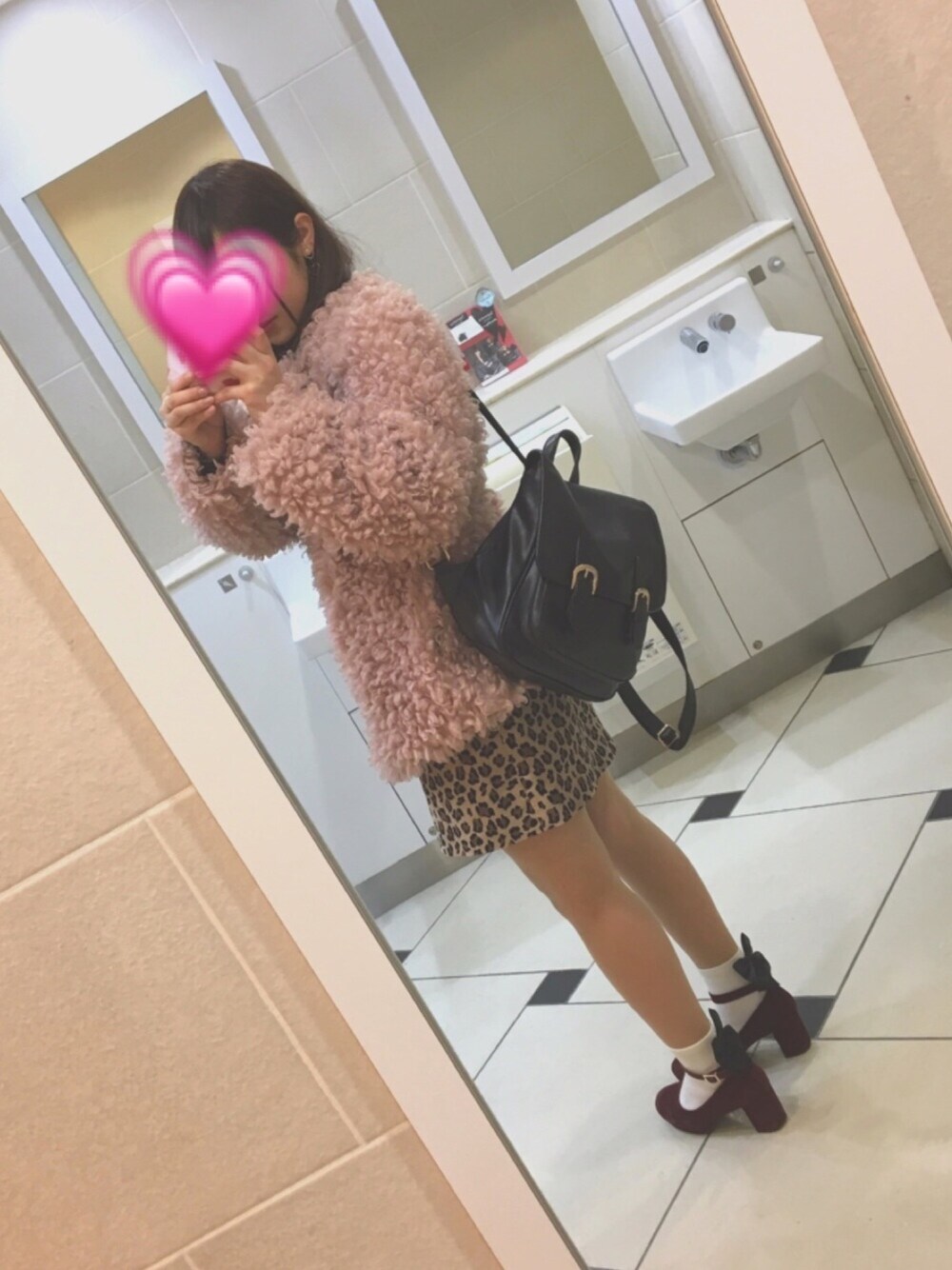「もこもこ、ピンク、ひょう柄、レオパード、タートルネック、ブラック、GU、ohotoro、WEGO、原宿」｜「OHTOROのアイテム（ブルゾン、ピンク系）」を使った、KARENさん（レディース・161cm）の冬コーディネートの1枚目の写真