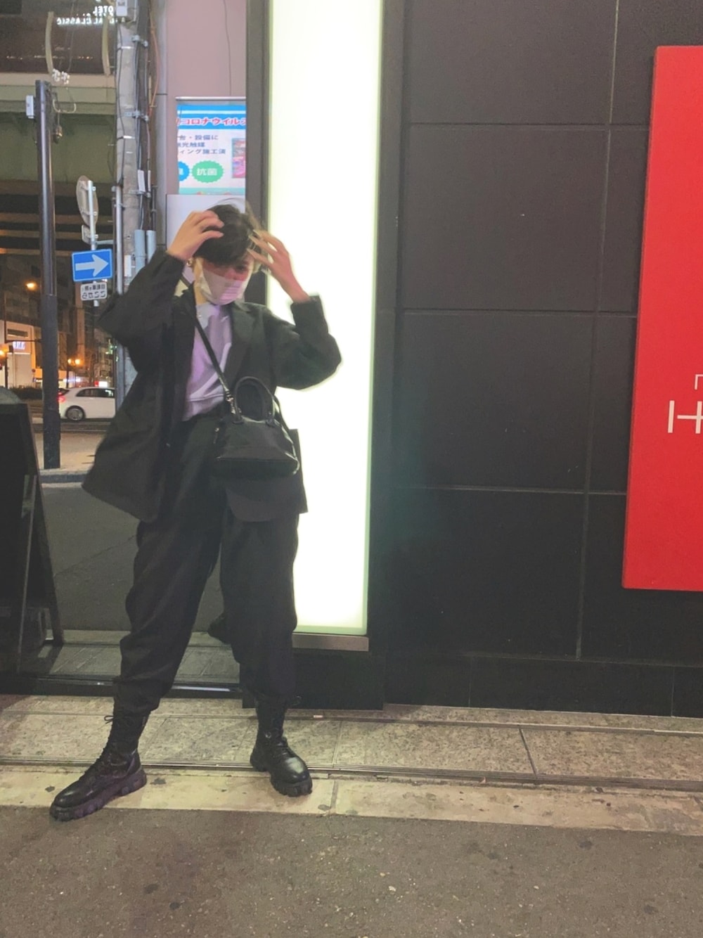 「冬コーデ、セットアップ、ビッグシルエット、オールブラック、ブラックコーデ、ブーツイン、ブーツ、パープル」｜「FREAK'S STOREの▽【WEB限定】ビッグシルエット スタプレセットアップ (シングルジャケット/パンツ)（セットアップ、ブラック系）」を使った、saeさん（レディース・167cm）の冬コーディネートの1枚目の写真