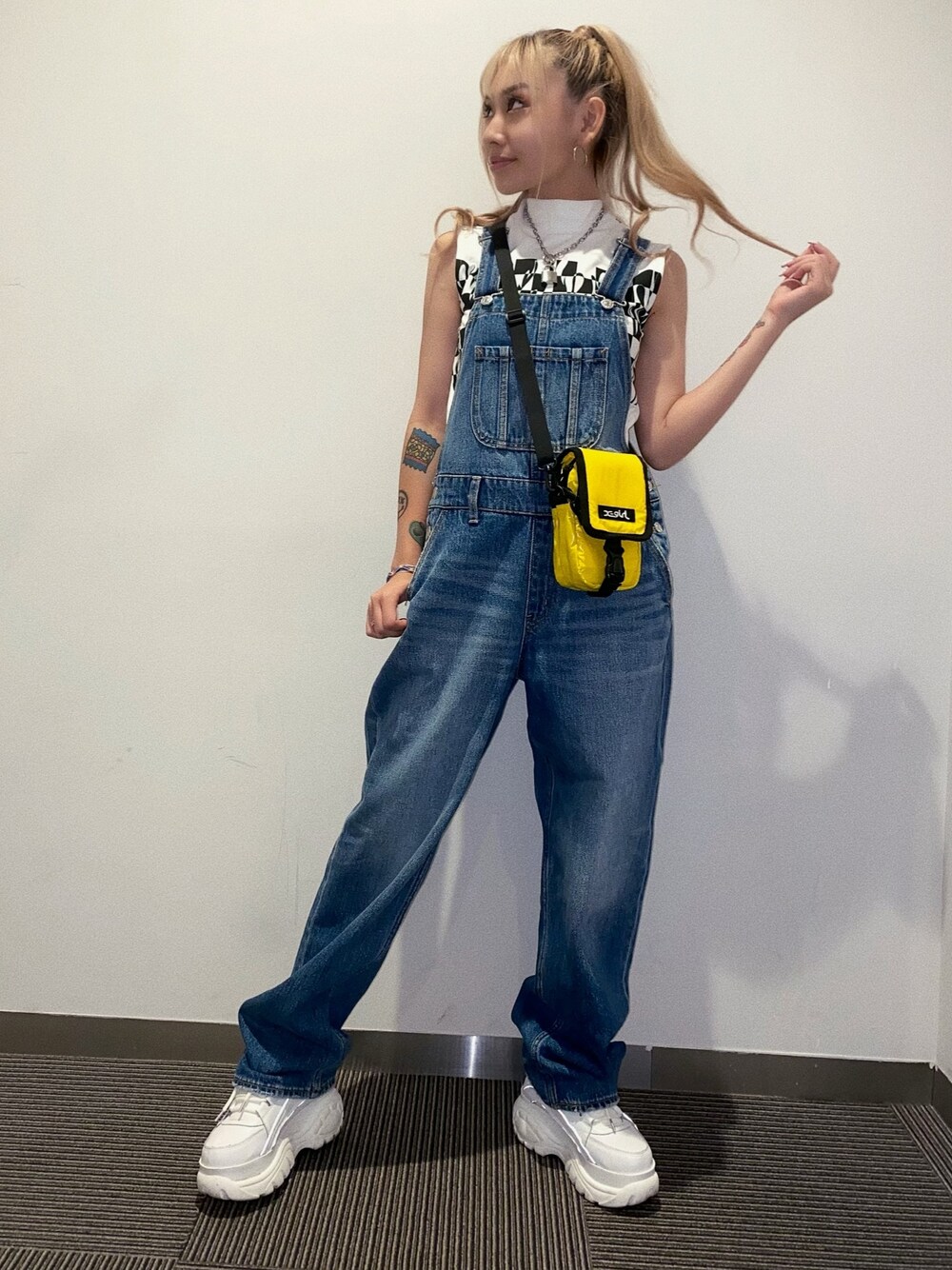 RICOさんの「WIDE TAPERED OVERALL（X-girl）」を使ったコーディネート