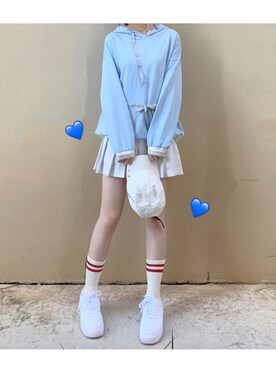 「NIKE（ナイキ）のアイテム（スニーカー、ホワイト系）」を使った、绝版可爱さん（レディース）の秋コーディネート