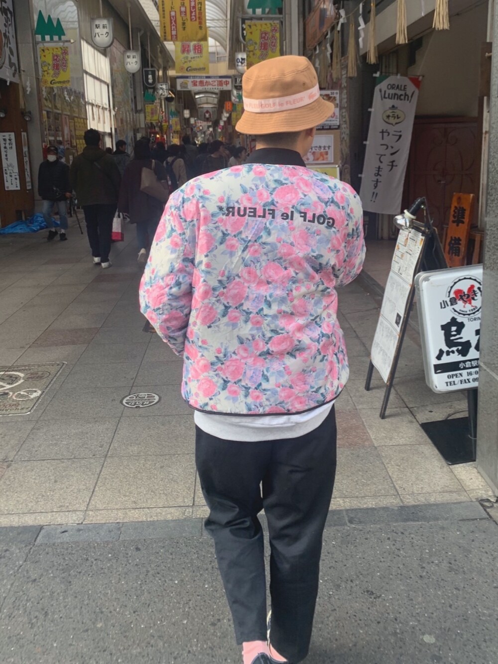 「golfwang、花柄、LACOSTE、BEDWIN、BEDWIN & THE HEARTBREAKERS、converse、CT70s、キレイめ、ストリートコーデ、バケットハット」｜「GOLF WANGのアイテム（ジャケット/アウター、ブラック系）」を使った、takさん（メンズ・174cm）の夏コーディネートの1枚目の写真