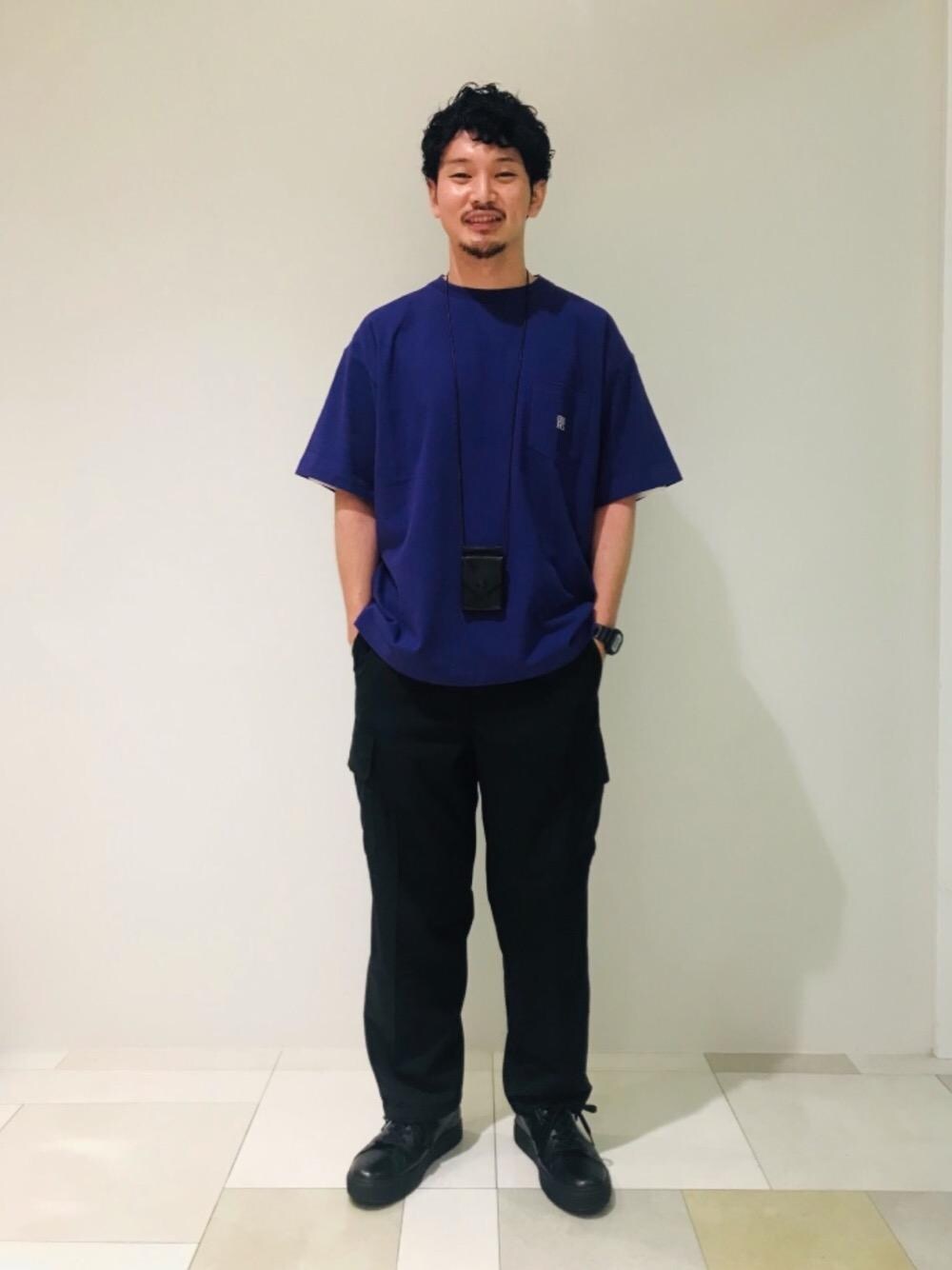 「トレンド、カーゴパンツ、Tシャツ/カットソー、アウトドア/アスレジャー、■GUNG HO」｜「green label relaxingの＜ 機能性 / 抗菌 ＞CM Clean オーガニック ポンチ クルーネック カットソー Tシャツ（Tシャツ/カットソー、ホワイト系）」を使った、yokoshi_dさん（メンズ・175cm）の夏コーディネートの1枚目の写真