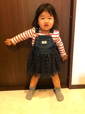 「OSHKOSH（オシュコシュ）のアイテム（ジャンパースカート）」を使った、sawaさん（キッズ・90cm）の秋コーディネート