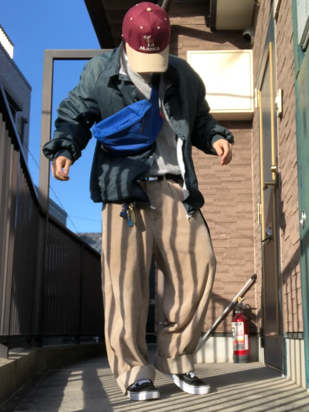 「冬、休日スタイル、カジュアルコーデ、コーチジャケット、スウェット、コーデュロイ、古着、used」｜「POLO RALPH LAURENのアイテム（その他パンツ、ベージュ系）」を使った、しょさん（メンズ・169cm）の冬コーディネートの1枚目の写真