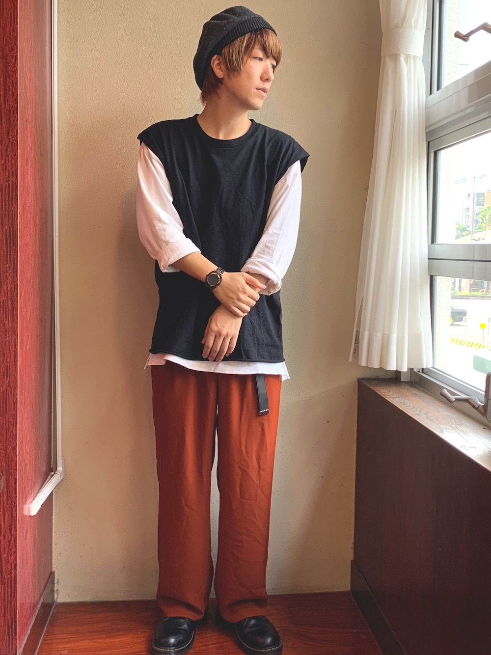 「秋のコーデ、シンプル、キレイめ、モード、Dr.Martens、古着、古着MIX、低身長、ゆるコーデ、ベスト」｜「Dr. MartensのDr.Martens ドクターマーチン 1461Z 3EYE GIBSON SHOE 3ホール ギブソン シューズ 11838002 BLACK（ブーツ、ブラック系）」を使った、しょさん（メンズ・170cm）の秋コーディネートの1枚目の写真