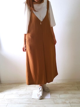 「アイテム（サロペット/オーバーオール、ブラウン系）」を使った、sumikoさん（レディース・171cm）の秋コーディネート