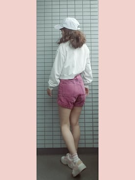 「BUBBLES（バブルス）のアイテム（パンツ）」を使った、マリアさん（レディース・159cm）の春コーディネート