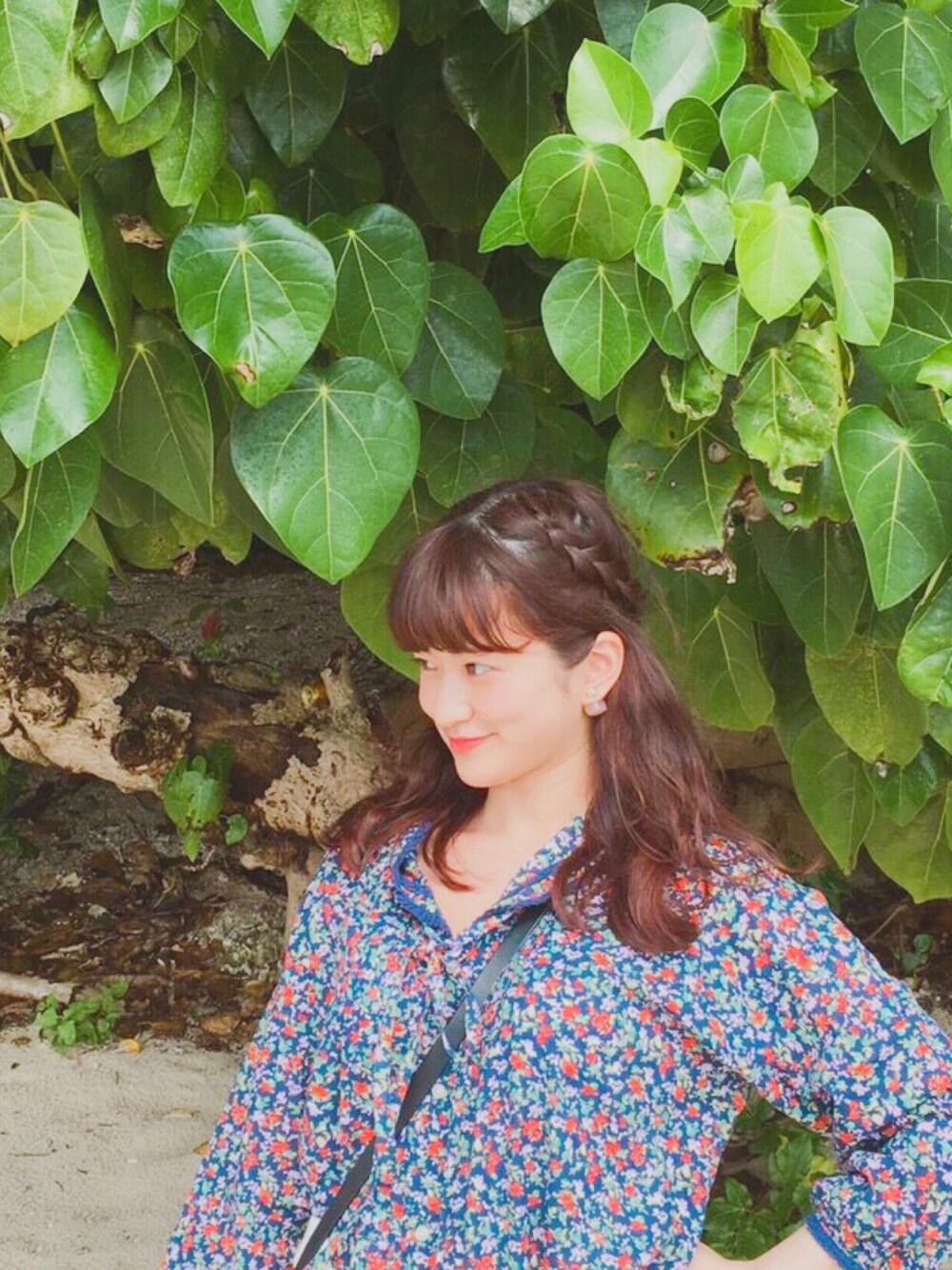 「花柄、春コーデ」｜「no brandのアイテム（シャツ/ブラウス、ブルー系）」を使った、ｒさん（レディース・150cm）の春コーディネートの1枚目の写真