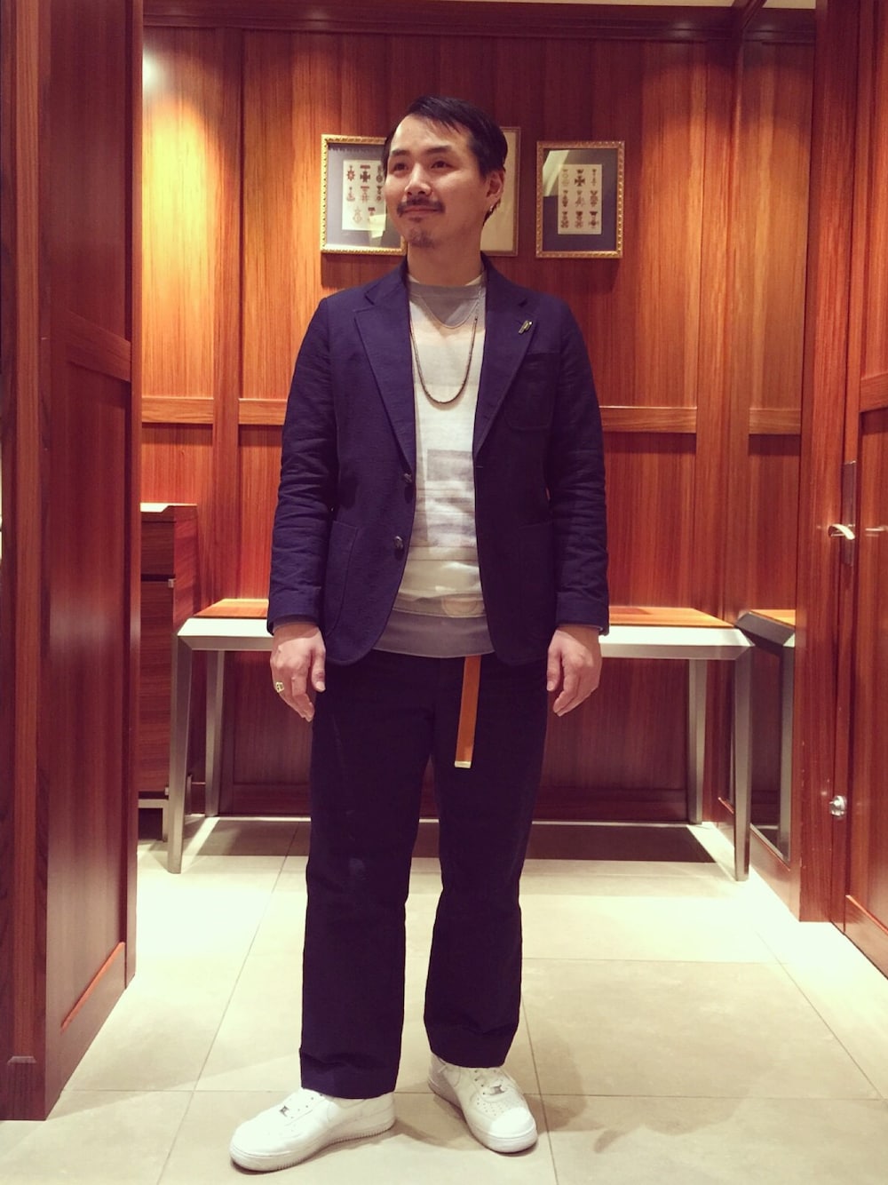 「united arrows、UNITED ARROWS & SONS、ユナイテッドアローズ、ユナイテッドアローズ＆サンズ、大宮」｜「NIKEのアイテム（スニーカー、ホワイト系）」を使った、Yu Sasugaさん（メンズ・165cm）の冬コーディネートの1枚目の写真