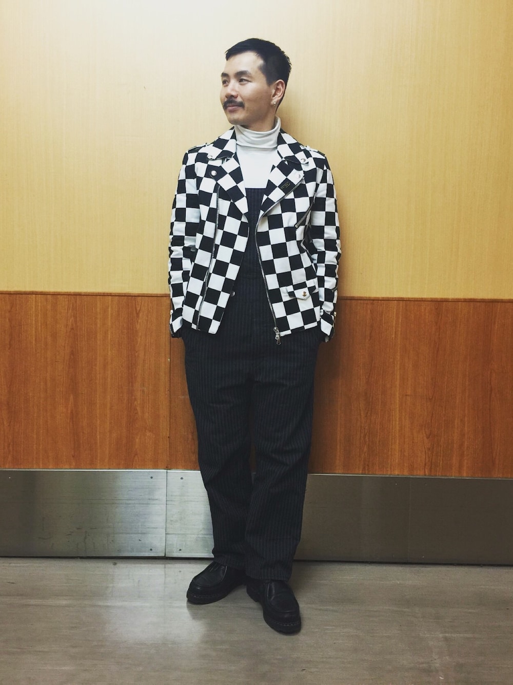 「ユナイテッドアローズ、ユナイテッドアローズ＆サンズ、united arrows、UNITED ARROWS & SONS、大宮」｜「Parabootの＜Paraboot（パラブーツ）＞ UA別注 GRAIN MILLY　Э（ブーツ、ブラック系）」を使った、Yu Sasugaさん（メンズ・165cm）の春コーディネートの1枚目の写真