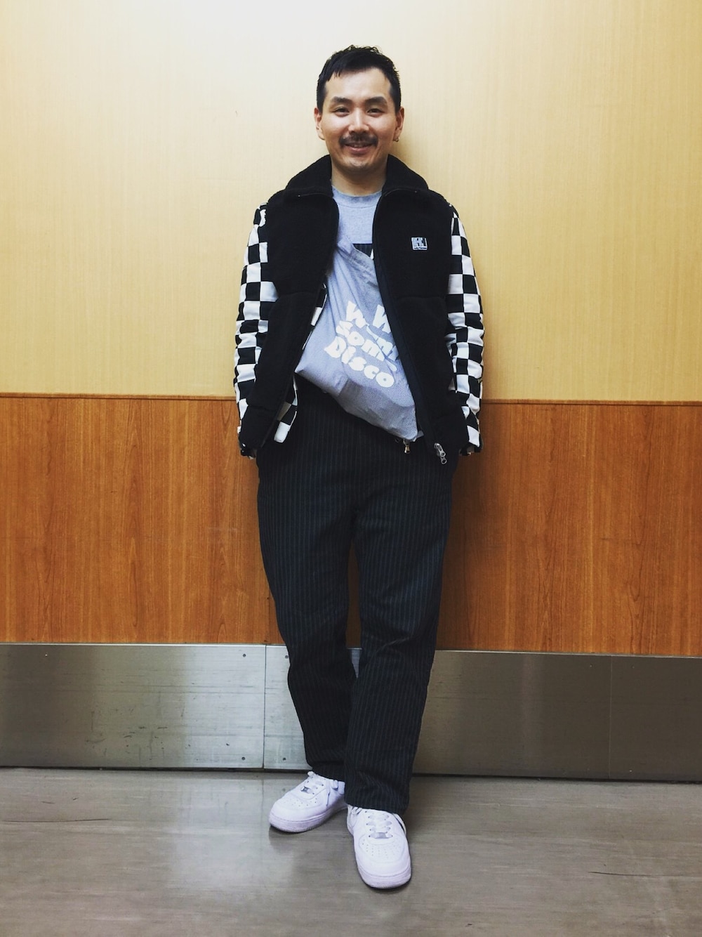 「ユナイテッドアローズ、ユナイテッドアローズ＆サンズ、united arrows、UNITED ARROWS & SONS、大宮」｜「NIKEのアイテム（スニーカー、ホワイト系）」を使った、Yu Sasugaさん（メンズ・165cm）の春コーディネートの1枚目の写真