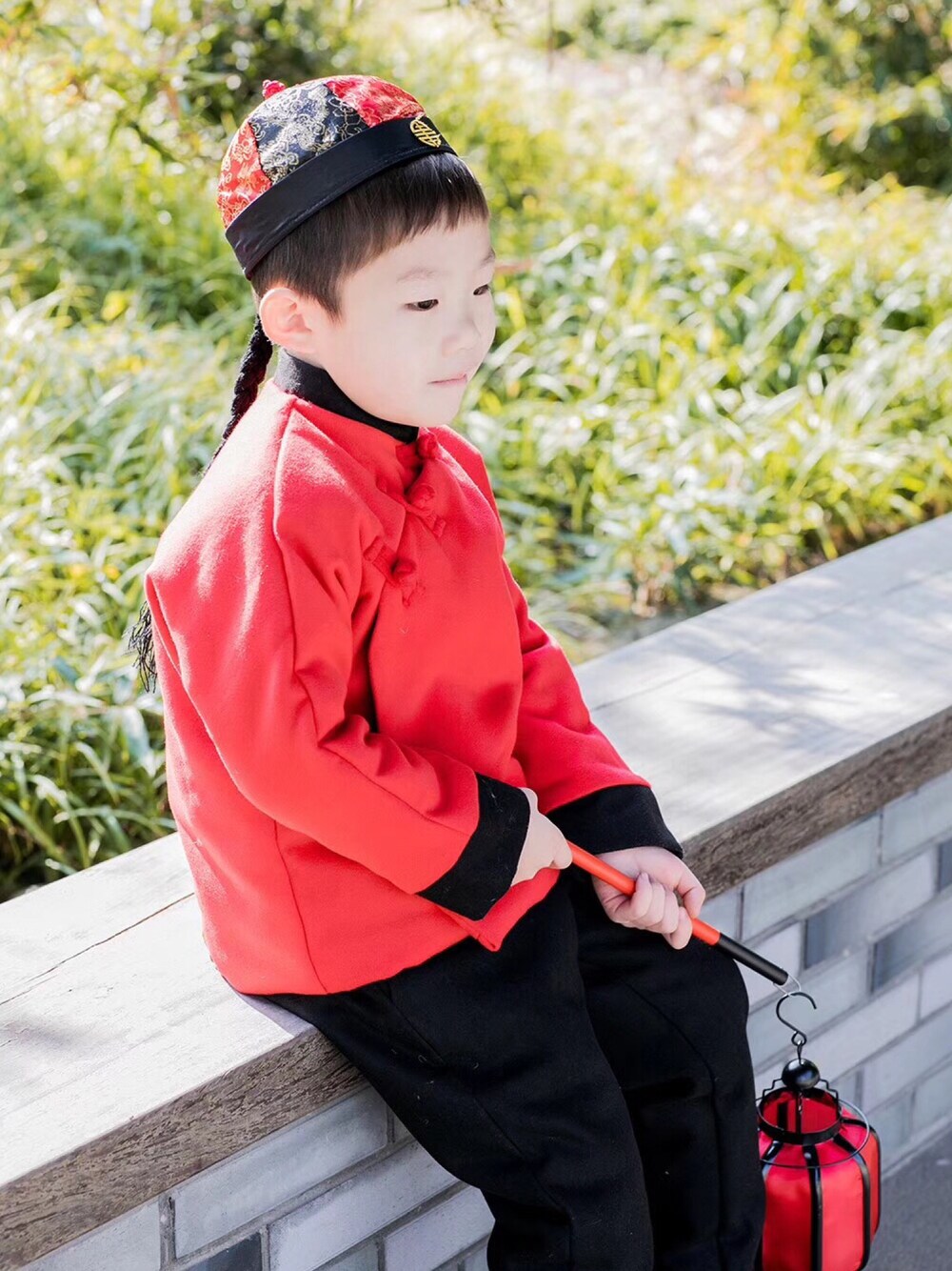 「kids、中国风、kidsfashion」｜「中国风のアイテム（キャップ、レッド系）」を使った、Two白兔さん（キッズ・110cm）の冬コーディネートの1枚目の写真