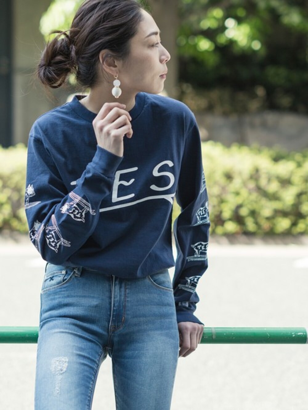 「デニム、サーフ、インディゴ、スキニーデニム、The Endless Summer、resdenim、エンドレスサマー、tes、レスデニム、ROOPTOKYO」｜「TESのROOPTOKYO×TES 別注 L/S Tee（Tシャツ/カットソー、ブルー系）」を使った、Rooptokyoさん（レディース・168cm）の春コーディネートの1枚目の写真
