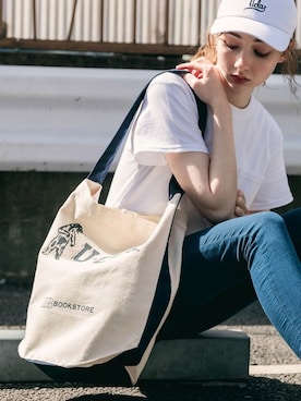 「UCLA（ユーシーエルエー）のアイテム（帽子）」を使った、Rooptokyoさん（レディース・166cm）の春コーディネート