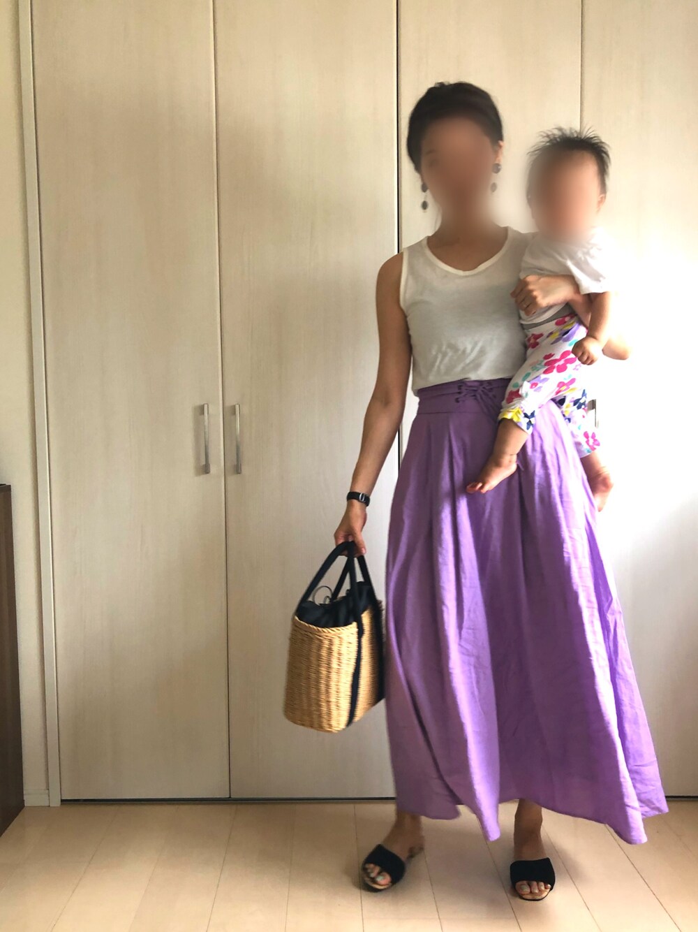 「夏コーデ、白、パープル、スカート、サンダル、ママコーデ、ハンドメイド、プチプラ」｜「Handmadeのアイテム（ピアス（両耳用）、ブラック系）」を使った、carrotさん（レディース・166cm）の夏コーディネートの1枚目の写真
