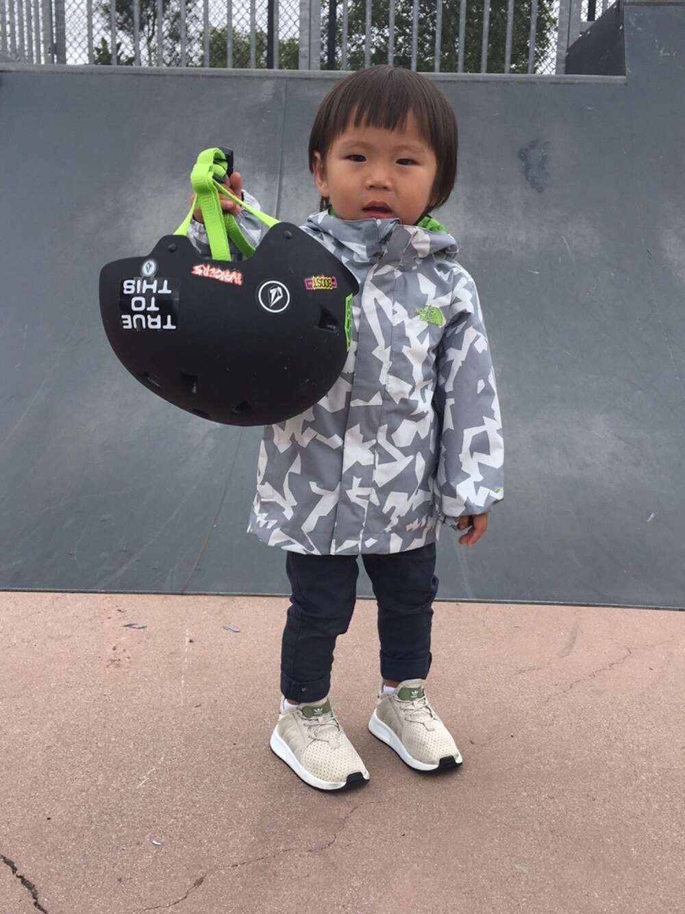 「SANDIEGO、1歳半、northfacebaby、adidas originals、H&Mキッズ」｜「northfaceのアイテム（ダウンジャケット/コート、その他）」を使った、Kuboriさん（キッズ・61cm）の春コーディネートの1枚目の写真