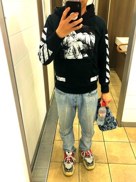 「off white（オフホワイト）のアイテム（パーカー、ブラック系）」を使った、たろうさん（メンズ）の夏コーディネート