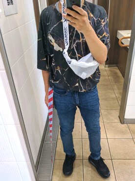 「off white（オフホワイト）のアイテム（ベルト、グレー系）」を使った、たろうさん（メンズ）の夏コーディネート