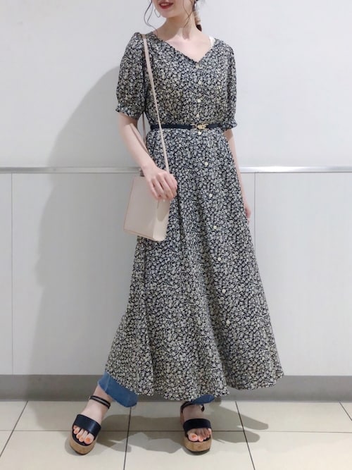 mysty woman（ミスティウーマン）の「フラワー5分袖マキシ