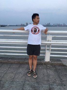 「NEW BALANCE（ニューバランス）のアイテム（ビーチサンダル）」を使った、团氿胖四さん（メンズ・171cm）の秋コーディネート