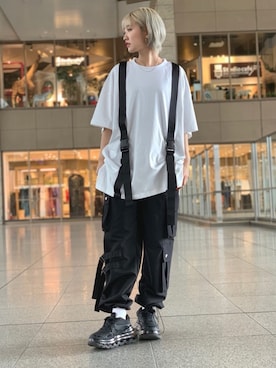 「L.H.P（エルエイチピー）のアイテム（カーゴパンツ）」を使った、yukaiwamotoさん（レディース・161cm）の夏コーディネート