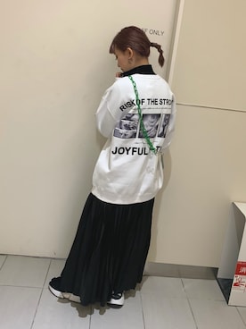 「L.H.P（エルエイチピー）のアイテム（スウェット）」を使った、yukaiwamotoさん（レディース・161cm）の冬コーディネート
