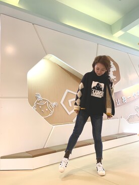 「FAT×X-LARGE（エフエイティー×エクストララージ）のアイテム」を使った、徐小姐么さん（レディース・163cm）の冬コーディネート