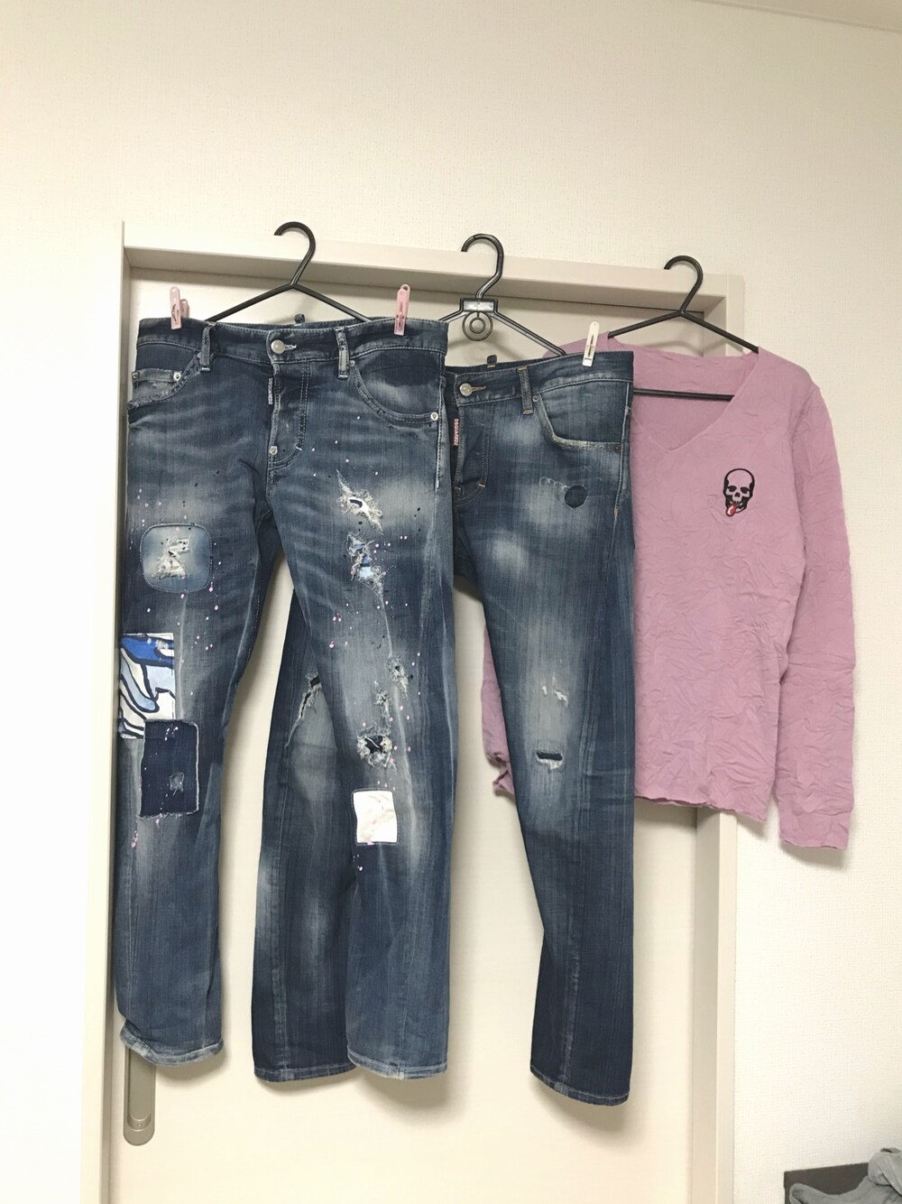 「DSQUARED2のアイテム（デニムパンツ、ブルー系）」を使った、Kazuya Okaさん（メンズ・168cm）の秋コーディネートの1枚目の写真