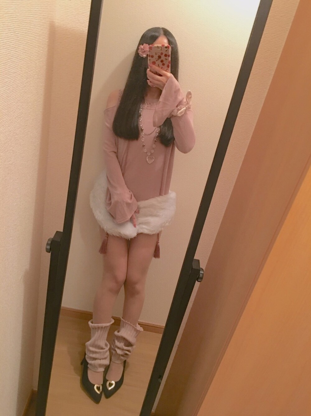「うさみみ、たれみみ、うさぎ、ふわふわ、みにみに、ピンクルーズ、肩だしトップス」｜「♡のアイテム（その他、ホワイト系）」を使った、たれみみコさん（レディース・155cm）の秋コーディネートの1枚目の写真