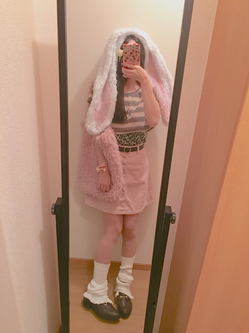「うさみみ、たれみみ、うさぎ、バニー、ギャル、ふわふわ、ピンク」｜「ぎゃる。うさぎ。のアイテム（その他、ピンク系）」を使った、たれみみコさん（レディース・155cm）の秋コーディネートの1枚目の写真