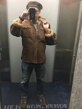 「Abercrombie&Fitch（アバークロンビーアンドフィッチ）のアイテム（ムートンコート）」を使った、DRGNさん（メンズ・170cm）の秋コーディネート