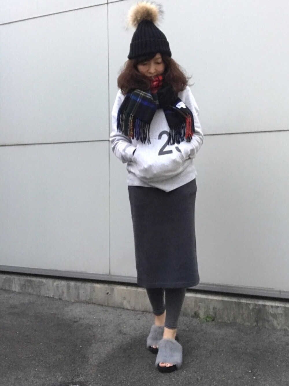 「outfit、オトナカジュアル、きれいめカジュアル、カジュアルコーデ、休日スタイル、ラフ、低身長、おしゃれさんと繋がりたい、歩」｜「B:MING by BEAMSのビーミング by ビームス / ポンポン付き ワッチキャップ（ニットキャップ/ビーニー、ブラック系）」を使った、U.さん（レディース・152cm）の冬コーディネートの1枚目の写真