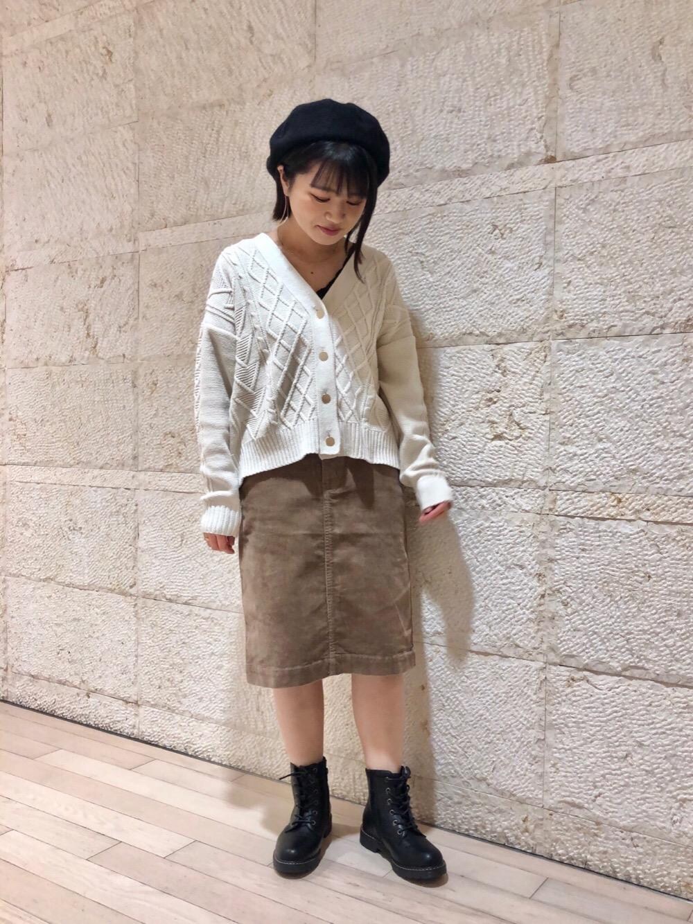 「低身長コーデ、USAコットン、続々！秋服、この時期快適に過ごせる♪マスト羽織アイテム、コーデュロイの季節到来！」｜「coenの6ホールレースアップブーツ（ショートブーツ）（ブーツ、ブラック系）」を使った、coen   こなさん（レディース・150cm）の秋コーディネートの1枚目の写真