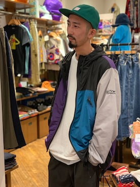 「MANASTASH（マナスタッシュ）のアイテム（マウンテンパーカー）」を使った、Junpei  Fukadaさん（メンズ・170cm）の夏コーディネート